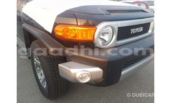 Imported Toyota FJ Cruiser Black Makiinaa iti Import - Dubai keessatti Somalia keessatti Imported Toyota FJ Cruiser Black Makiinaa iti Import - Dubai keessatti Somalia keessatti