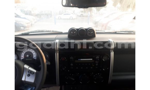 Imported Toyota FJ Cruiser Black Makiinaa iti Import - Dubai keessatti Somalia keessatti Imported Toyota FJ Cruiser Black Makiinaa iti Import - Dubai keessatti Somalia keessatti