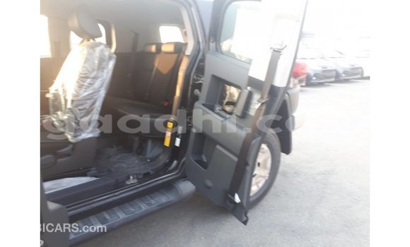 Imported Toyota FJ Cruiser Black Makiinaa iti Import - Dubai keessatti Somalia keessatti Imported Toyota FJ Cruiser Black Makiinaa iti Import - Dubai keessatti Somalia keessatti