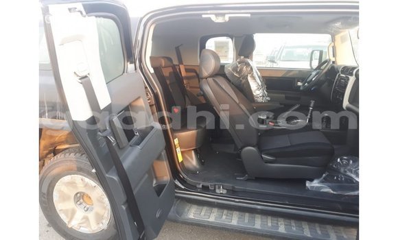 Imported Toyota FJ Cruiser Black Makiinaa iti Import - Dubai keessatti Somalia keessatti Imported Toyota FJ Cruiser Black Makiinaa iti Import - Dubai keessatti Somalia keessatti