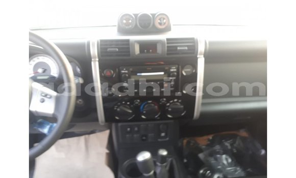 Imported Toyota FJ Cruiser Black Makiinaa iti Import - Dubai keessatti Somalia keessatti Imported Toyota FJ Cruiser Black Makiinaa iti Import - Dubai keessatti Somalia keessatti