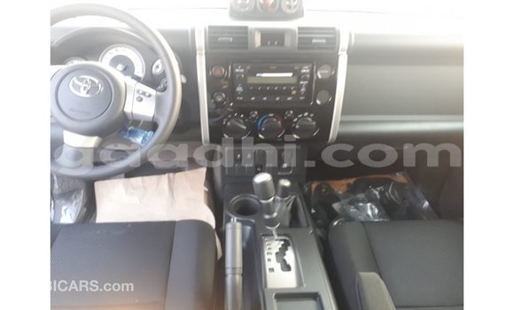 Imported Toyota FJ Cruiser Black Makiinaa iti Import - Dubai keessatti Somalia keessatti Imported Toyota FJ Cruiser Black Makiinaa iti Import - Dubai keessatti Somalia keessatti