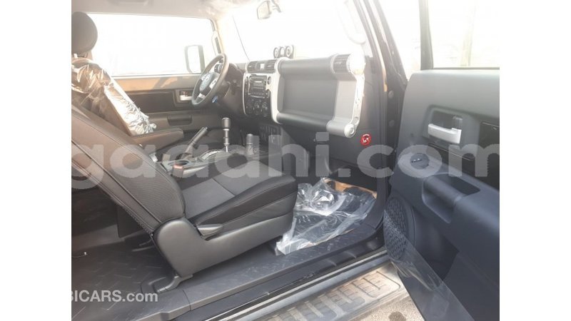 Big with watermark toyota fj cruiser somalia import dubai 3516