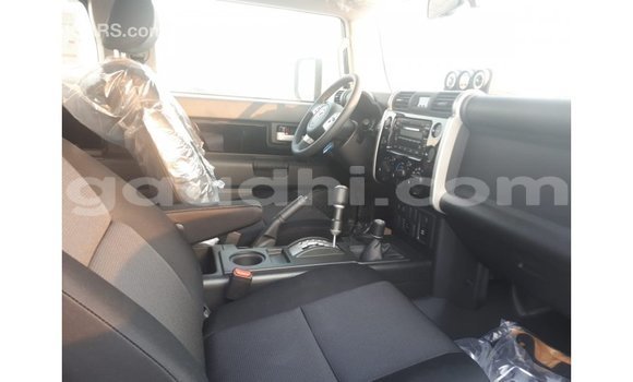 Imported Toyota FJ Cruiser Black Makiinaa iti Import - Dubai keessatti Somalia keessatti Imported Toyota FJ Cruiser Black Makiinaa iti Import - Dubai keessatti Somalia keessatti