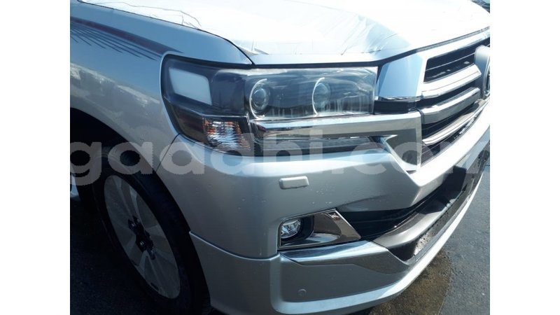 Big with watermark toyota land cruiser somalia import dubai 3518