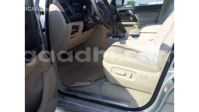 Big with watermark toyota land cruiser somalia import dubai 3518