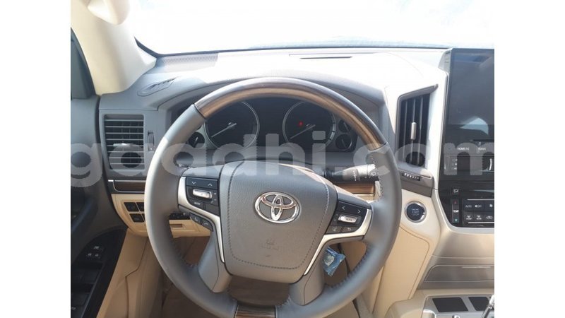 Big with watermark toyota land cruiser somalia import dubai 3518