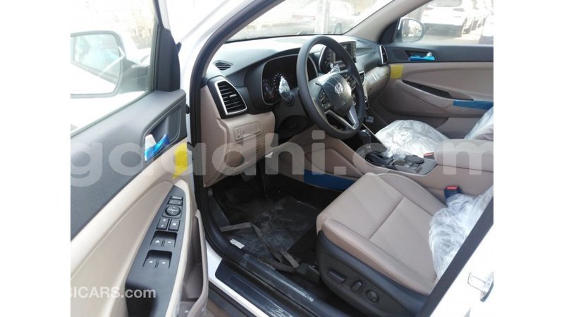 Big with watermark hyundai tucson somalia import dubai 3525