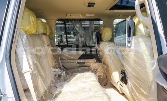 Buy Used Lexus LX White Car in Mogadishu in Somalia Buy Used Lexus LX White Car in Mogadishu in Somalia