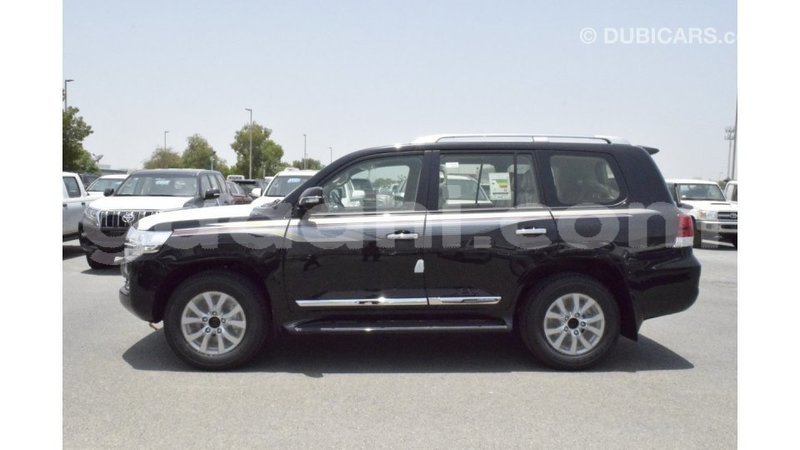 Big with watermark toyota land cruiser somalia import dubai 3537