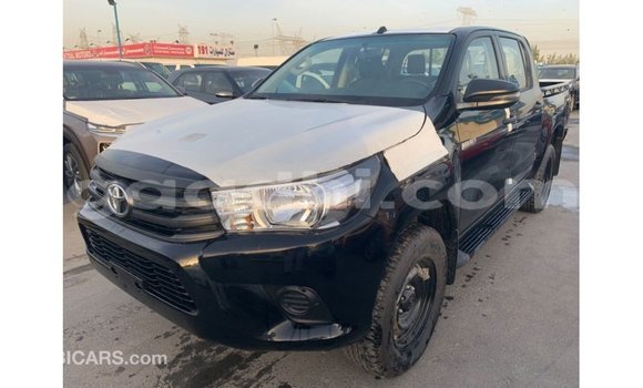 Acheter Import Voiture Toyota Hilux Noir à Import - Dubai, Somalie Acheter Import Voiture Toyota Hilux Noir à Import - Dubai, Somalie