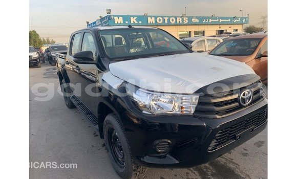 Acheter Import Voiture Toyota Hilux Noir à Import - Dubai, Somalie Acheter Import Voiture Toyota Hilux Noir à Import - Dubai, Somalie
