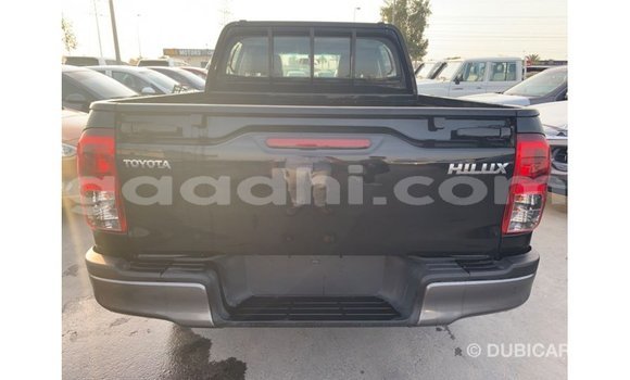 Acheter Import Voiture Toyota Hilux Noir à Import - Dubai, Somalie Acheter Import Voiture Toyota Hilux Noir à Import - Dubai, Somalie