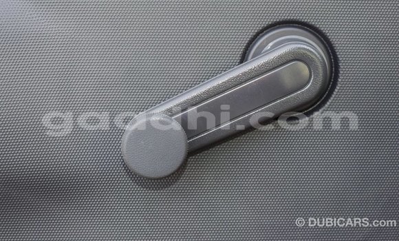 Acheter Import Voiture Toyota Hiace Blanc à Import - Dubai, Somalie Acheter Import Voiture Toyota Hiace Blanc à Import - Dubai, Somalie