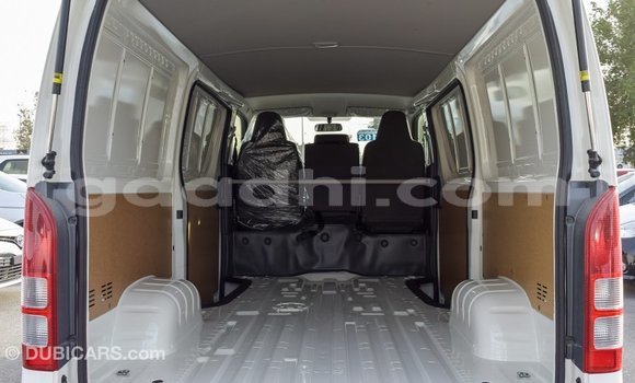 Acheter Import Voiture Toyota Hiace Blanc à Import - Dubai, Somalie Acheter Import Voiture Toyota Hiace Blanc à Import - Dubai, Somalie