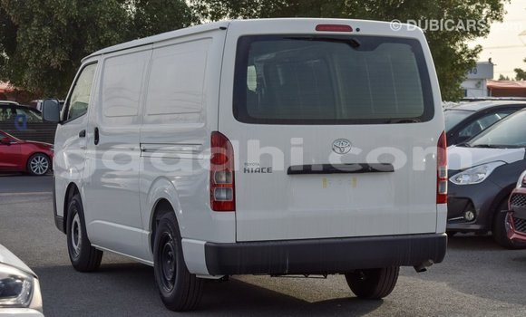 Acheter Import Voiture Toyota Hiace Blanc à Import - Dubai, Somalie Acheter Import Voiture Toyota Hiace Blanc à Import - Dubai, Somalie
