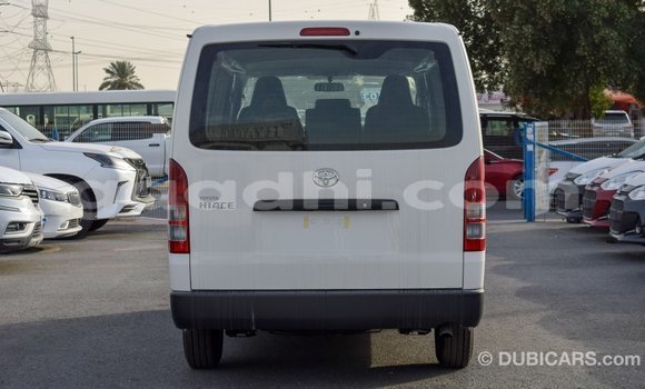 Acheter Import Voiture Toyota Hiace Blanc à Import - Dubai, Somalie Acheter Import Voiture Toyota Hiace Blanc à Import - Dubai, Somalie