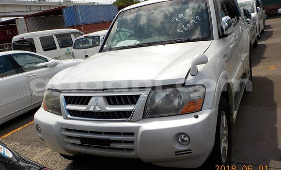 Buy Used Mitsubishi Pajero White Car in Hargeysa in Somaliland Buy Used Mitsubishi Pajero White Car in Hargeysa in Somaliland