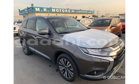 Imported Mitsubishi Outlander Brown Makiinaa iti Import - Dubai keessatti Somalia keessatti Imported Mitsubishi Outlander Brown Makiinaa iti Import - Dubai keessatti Somalia keessatti