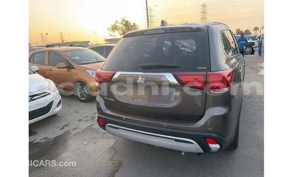 Imported Mitsubishi Outlander Brown Makiinaa iti Import - Dubai keessatti Somalia keessatti Imported Mitsubishi Outlander Brown Makiinaa iti Import - Dubai keessatti Somalia keessatti