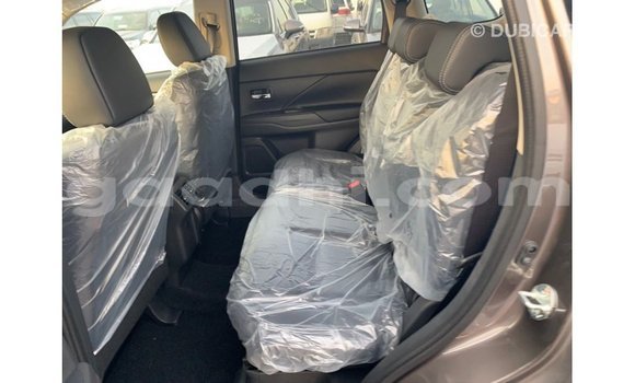 Imported Mitsubishi Outlander Brown Makiinaa iti Import - Dubai keessatti Somalia keessatti Imported Mitsubishi Outlander Brown Makiinaa iti Import - Dubai keessatti Somalia keessatti