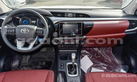 Imported Toyota Hilux White Makiinaa iti Import - Dubai keessatti Somalia keessatti Imported Toyota Hilux White Makiinaa iti Import - Dubai keessatti Somalia keessatti