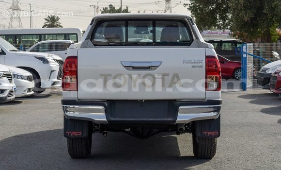 Imported Toyota Hilux White Makiinaa iti Import - Dubai keessatti Somalia keessatti Imported Toyota Hilux White Makiinaa iti Import - Dubai keessatti Somalia keessatti