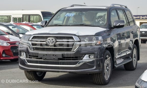 اشتري Imported Toyota Land Cruiser آخر سيارة في Import - Dubai في الصومال اشتري Imported Toyota Land Cruiser آخر سيارة في Import - Dubai في الصومال