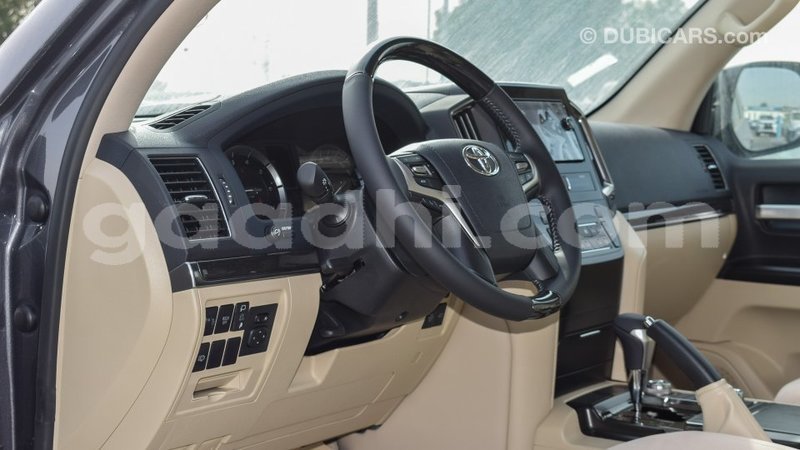 Big with watermark toyota land cruiser somalia import dubai 3554