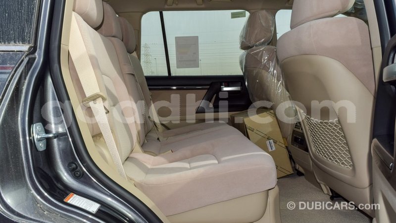 Big with watermark toyota land cruiser somalia import dubai 3554