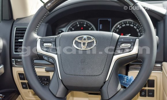 اشتري Imported Toyota Land Cruiser آخر سيارة في Import - Dubai في الصومال اشتري Imported Toyota Land Cruiser آخر سيارة في Import - Dubai في الصومال