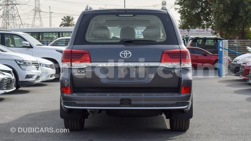 Big with watermark toyota land cruiser somalia import dubai 3554