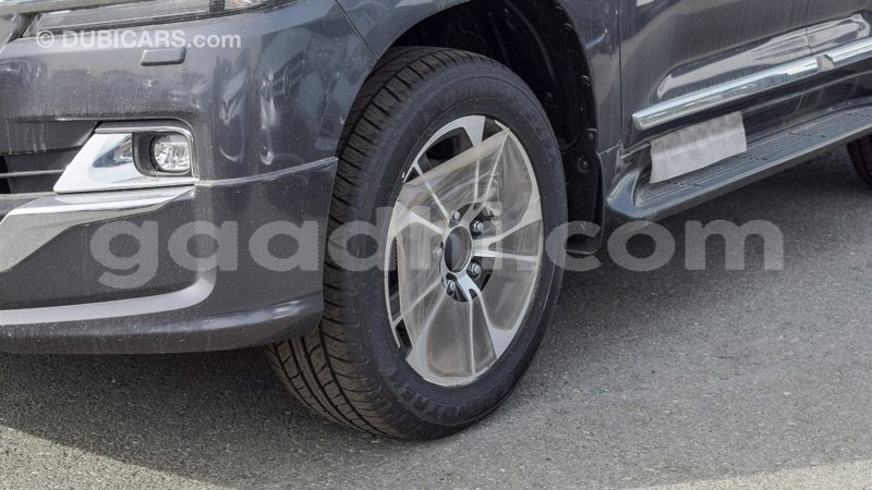 Big with watermark toyota land cruiser somalia import dubai 3554