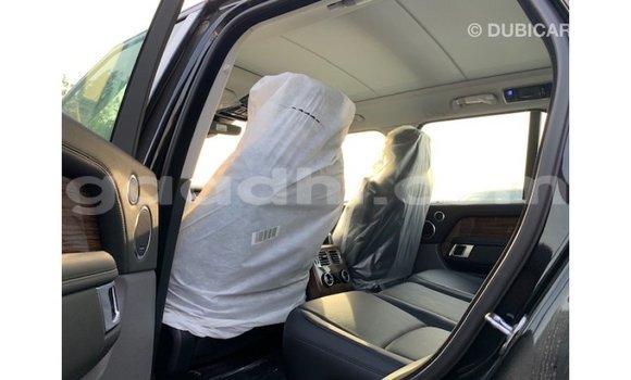 Imported Land Rover Range Rover Black Makiinaa iti Import - Dubai keessatti Somalia keessatti Imported Land Rover Range Rover Black Makiinaa iti Import - Dubai keessatti Somalia keessatti