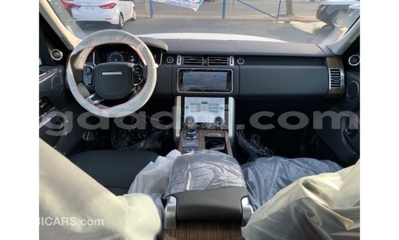 Imported Land Rover Range Rover Black Makiinaa iti Import - Dubai keessatti Somalia keessatti Imported Land Rover Range Rover Black Makiinaa iti Import - Dubai keessatti Somalia keessatti