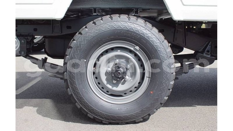 Big with watermark toyota land cruiser somalia import dubai 3562