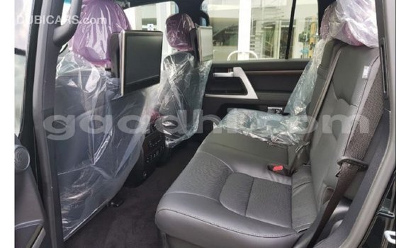 ይግዙ Imported Toyota Land Cruiser ጥቁር መኪና በ Import - Dubai በ ሶማሊያ ይግዙ Imported Toyota Land Cruiser ጥቁር መኪና በ Import - Dubai በ ሶማሊያ
