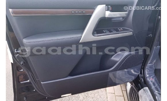 ይግዙ Imported Toyota Land Cruiser ጥቁር መኪና በ Import - Dubai በ ሶማሊያ ይግዙ Imported Toyota Land Cruiser ጥቁር መኪና በ Import - Dubai በ ሶማሊያ