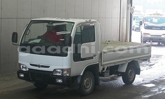 Buy Used Nissan Pickup White Car in Hargeysa in Somaliland Buy Used Nissan Pickup White Car in Hargeysa in Somaliland