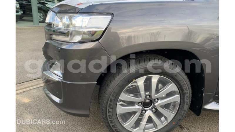 Big with watermark toyota land cruiser somalia import dubai 3572