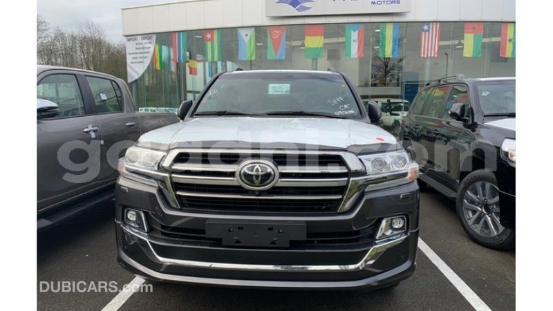 Big with watermark toyota land cruiser somalia import dubai 3572