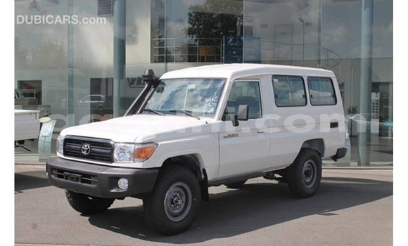 ይግዙ Imported Toyota Land Cruiser ነጭ መኪና በ Import - Dubai በ ሶማሊያ ይግዙ Imported Toyota Land Cruiser ነጭ መኪና በ Import - Dubai በ ሶማሊያ
