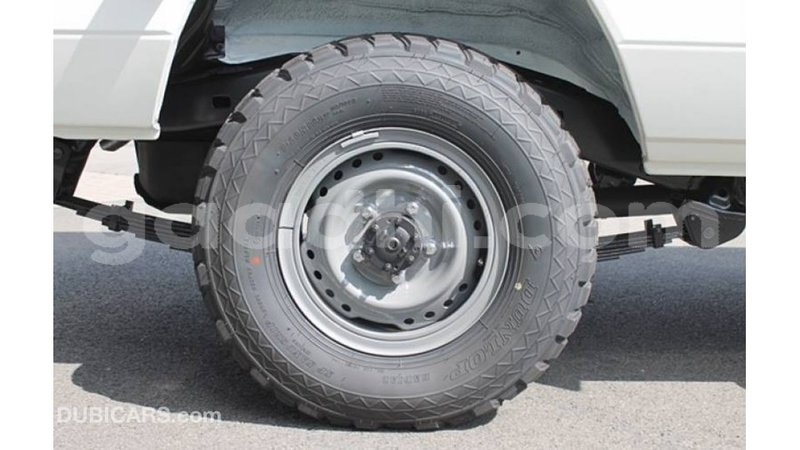 Big with watermark toyota land cruiser somalia import dubai 3576