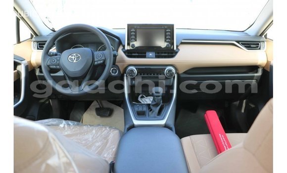 Buy Import Toyota HiAce White Truck in Import - Dubai in Somalia Buy Import Toyota HiAce White Truck in Import - Dubai in Somalia