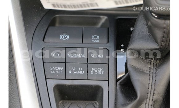 Buy Import Toyota HiAce White Truck in Import - Dubai in Somalia Buy Import Toyota HiAce White Truck in Import - Dubai in Somalia