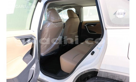 Buy Import Toyota HiAce White Truck in Import - Dubai in Somalia Buy Import Toyota HiAce White Truck in Import - Dubai in Somalia