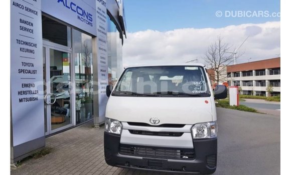 ይግዙ Imported Toyota Hiace ነጭ መኪና በ Import - Dubai በ ሶማሊያ ይግዙ Imported Toyota Hiace ነጭ መኪና በ Import - Dubai በ ሶማሊያ