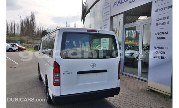 ይግዙ Imported Toyota Hiace ነጭ መኪና በ Import - Dubai በ ሶማሊያ ይግዙ Imported Toyota Hiace ነጭ መኪና በ Import - Dubai በ ሶማሊያ