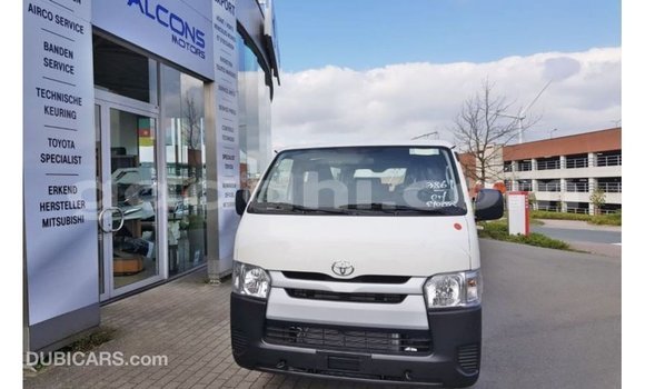 ይግዙ Imported Toyota Hiace ነጭ መኪና በ Import - Dubai በ ሶማሊያ ይግዙ Imported Toyota Hiace ነጭ መኪና በ Import - Dubai በ ሶማሊያ