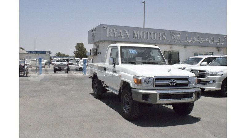 Big with watermark toyota land cruiser somalia import dubai 3583